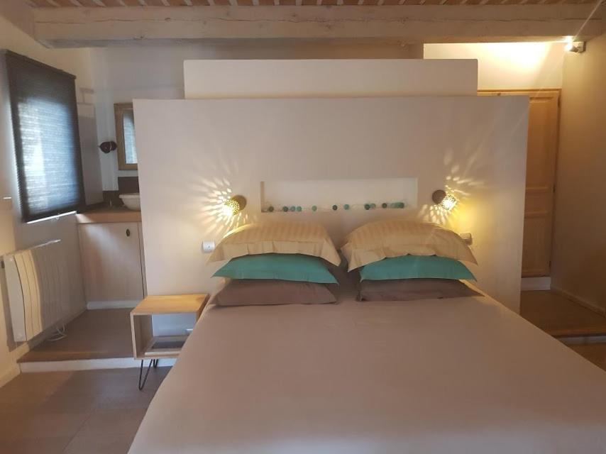 La Maison De Charlie Vaugines Экстерьер фото